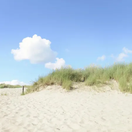 Vakantiehuis Beautiful In Near Seabeach *